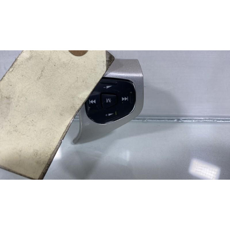 Commande autoradio FORD FIESTA 6 Photo n°4