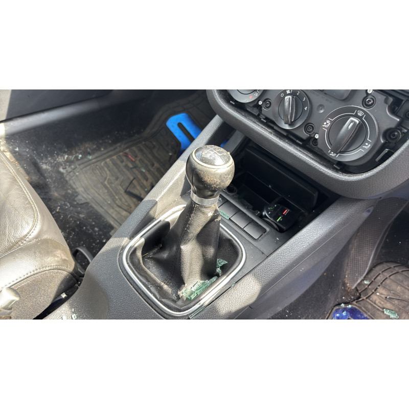 Feu arriere secondaire gauche (feux) VOLKSWAGEN GOLF 5 Photo n°17