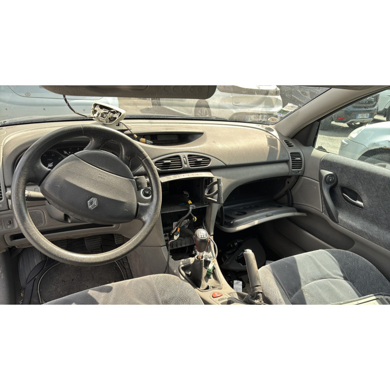 Calculateur moteur RENAULT LAGUNA 2 Photo n°16
