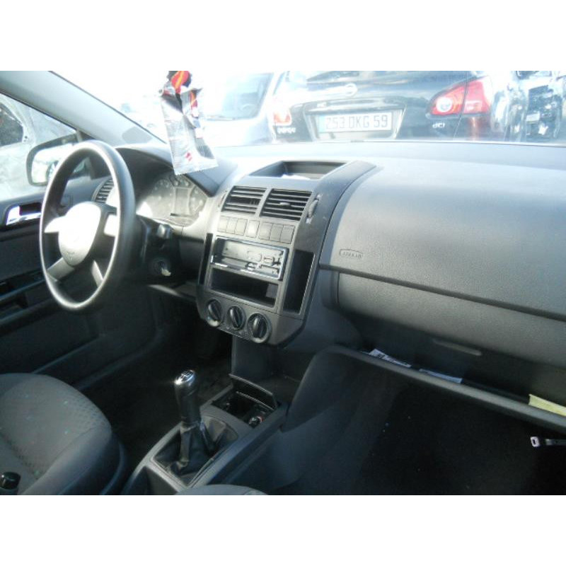 Renfort pare choc arriere (traverse) VOLKSWAGEN POLO 4 Photo n°16