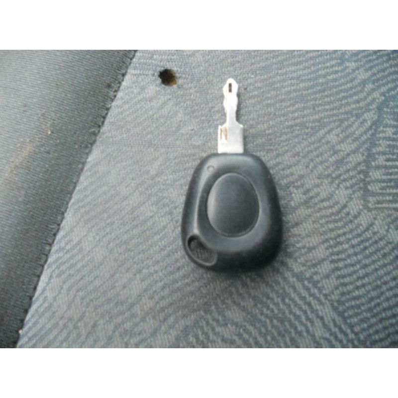 Pare choc arriere RENAULT MEGANE 1 Photo n°18