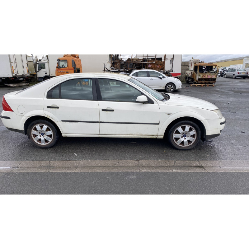 Vitre avant gauche FORD MONDEO 2 Photo n°11