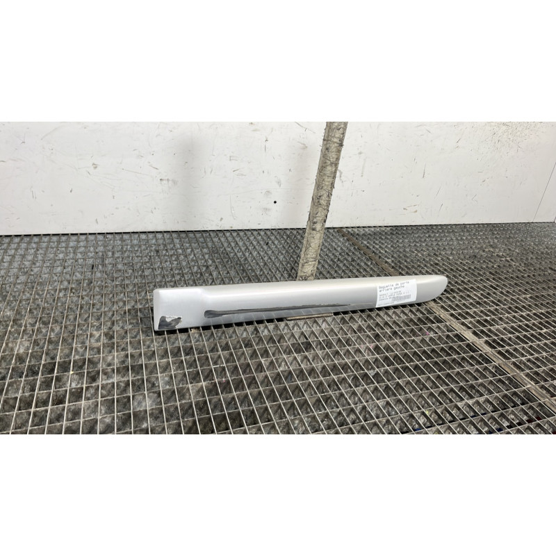 Baguette de porte arriere gauche  RENAULT CLIO 2 CAMPUS Photo n°2