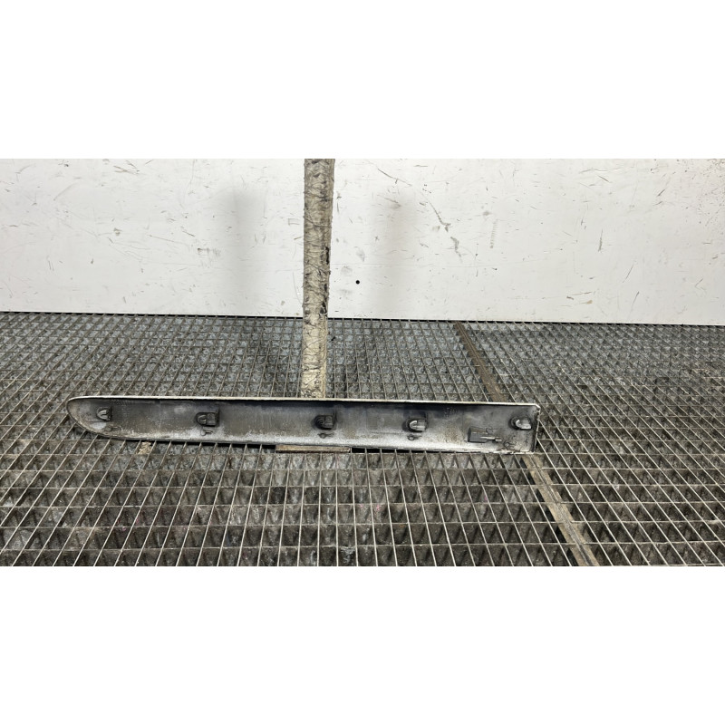 Baguette de porte arriere gauche  RENAULT CLIO 2 CAMPUS Photo n°4