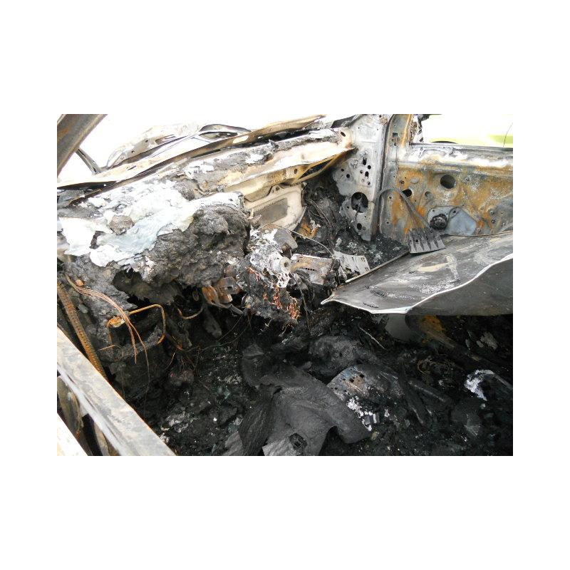 Renfort pare choc avant (traverse) VOLKSWAGEN GOLF 5 Photo n°6