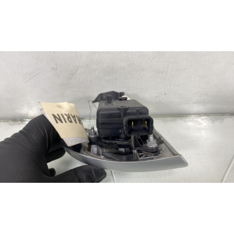 Bouton de coffre RENAULT CLIO 2 CAMPUS Photo n°3