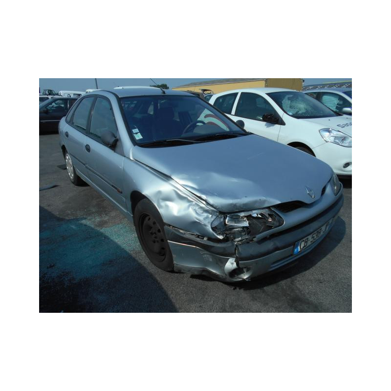 Cric (Ensemble depannage) RENAULT LAGUNA 1 Photo n°9