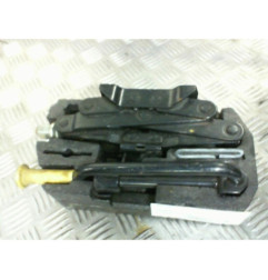 Cric (Ensemble depannage) RENAULT LAGUNA 1 Photo n°9