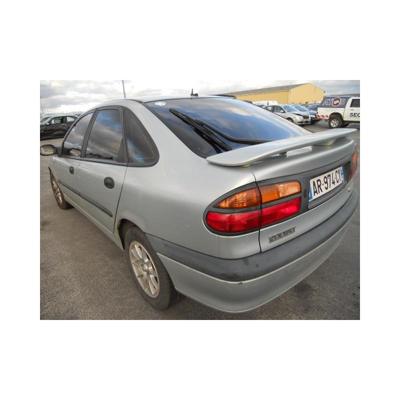 Cric (Ensemble depannage) RENAULT LAGUNA 1 Photo n°13