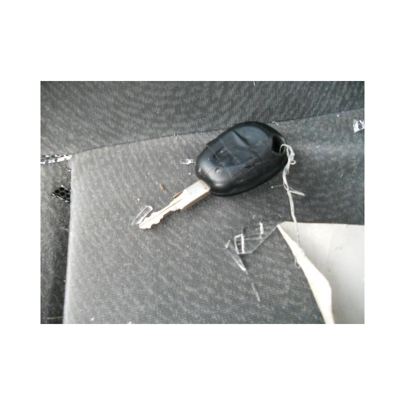 Cric (Ensemble depannage) RENAULT LAGUNA 1 Photo n°16