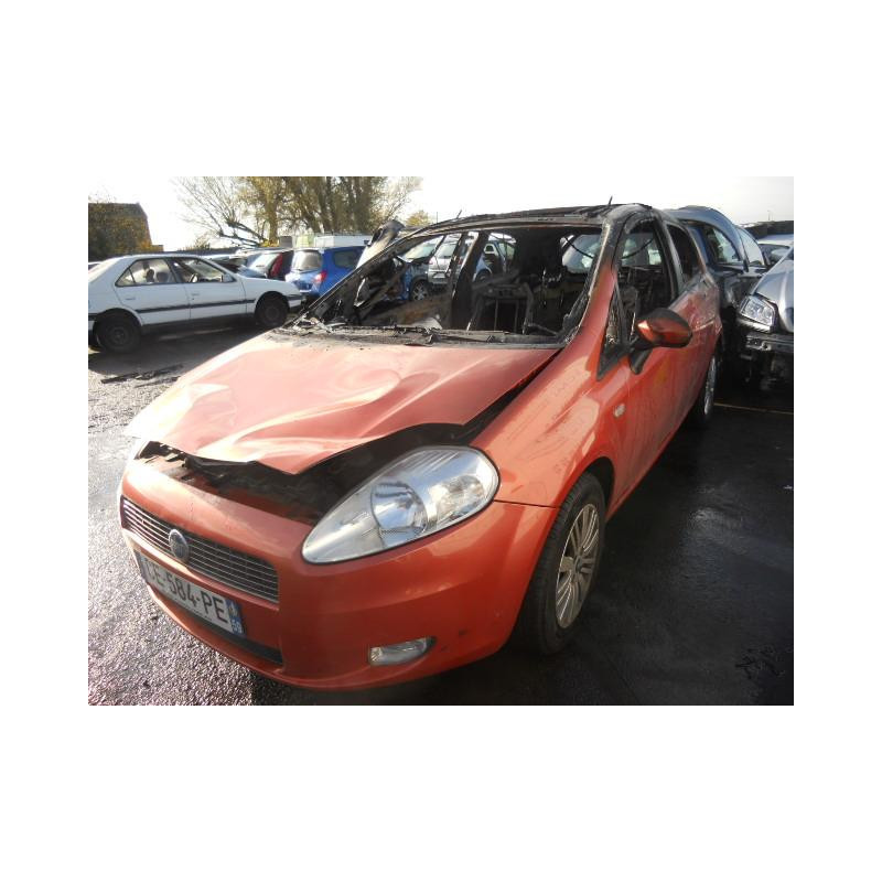 Pare choc arriere FIAT GRANDE PUNTO Photo n°17
