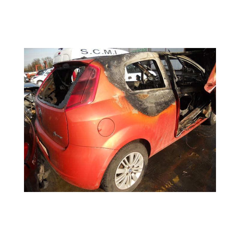 Pare choc arriere FIAT GRANDE PUNTO Photo n°19