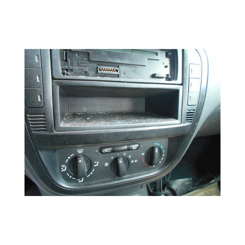 Hayon inferieur CITROEN C2 Photo n°17