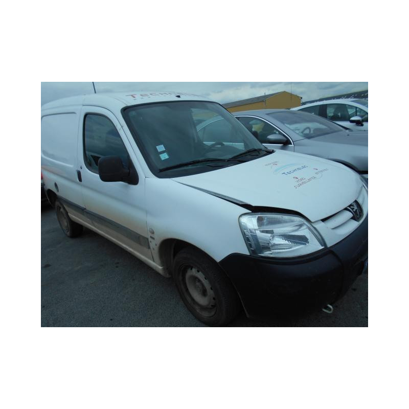 Pare choc arriere PEUGEOT PARTNER 1 Photo n°12