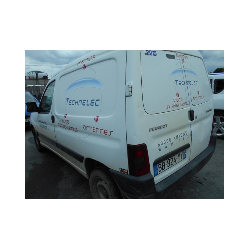 Pare choc arriere PEUGEOT PARTNER 1 Photo n°14