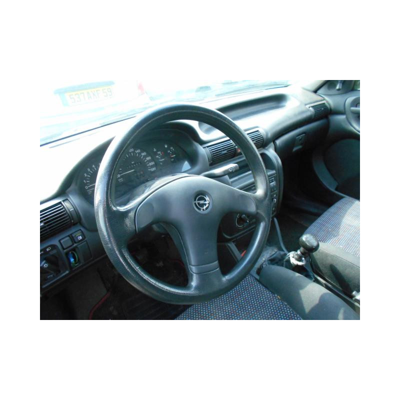 Pare choc arriere OPEL ASTRA F Photo n°14