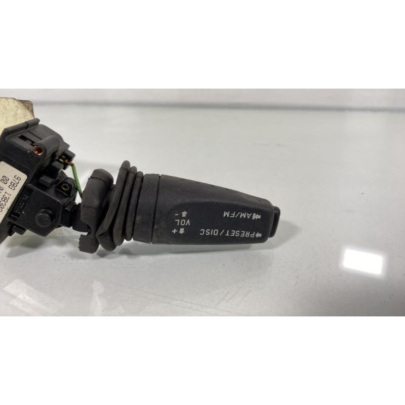 Commande autoradio FORD MONDEO 1 Photo n°4