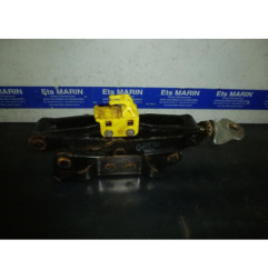 Cric RENAULT LAGUNA 1 Photo n°1