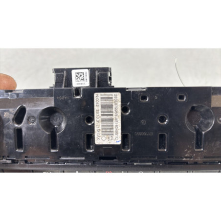 Bouton de warning RENAULT CLIO 5