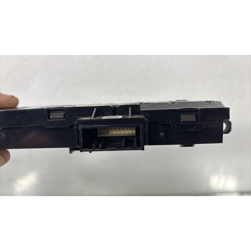 Bouton de warning RENAULT CLIO 5 Photo n°3