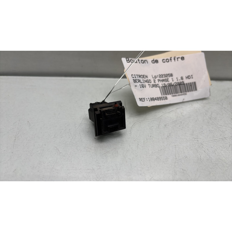 Bouton de coffre CITROEN BERLINGO 2 Photo n°1