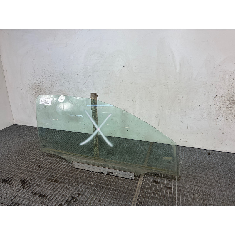 Vitre avant droit OPEL CORSA C Photo n°2
