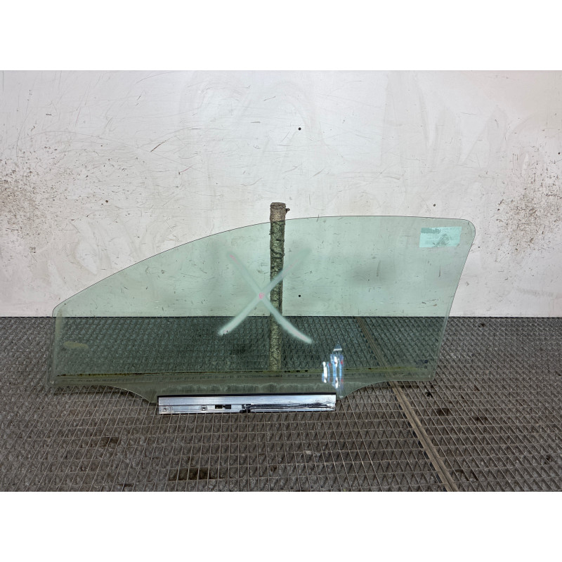 Vitre avant droit OPEL CORSA C Photo n°3