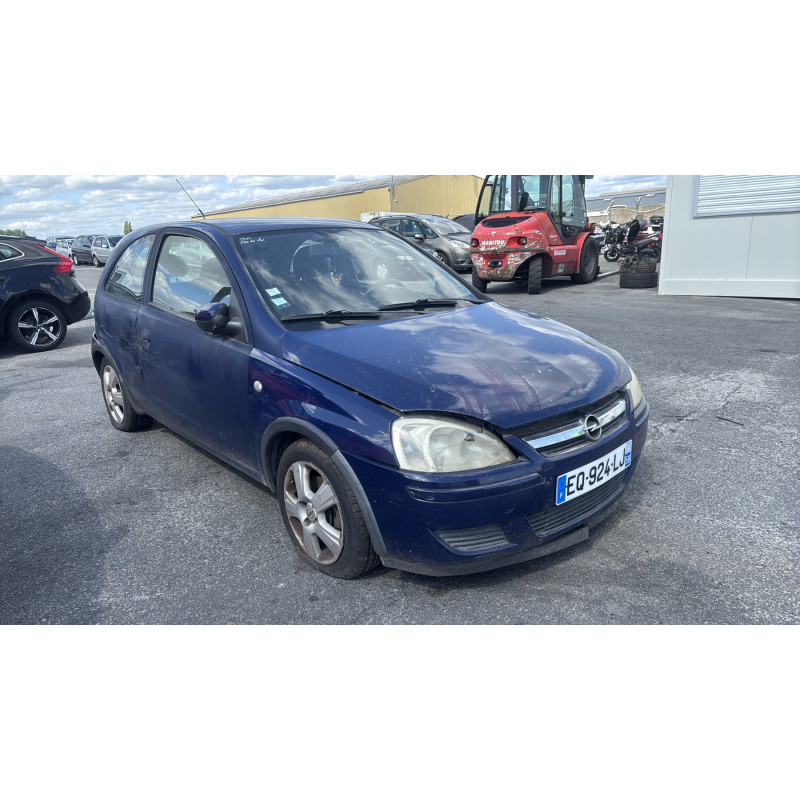 Vitre avant droit OPEL CORSA C Photo n°5