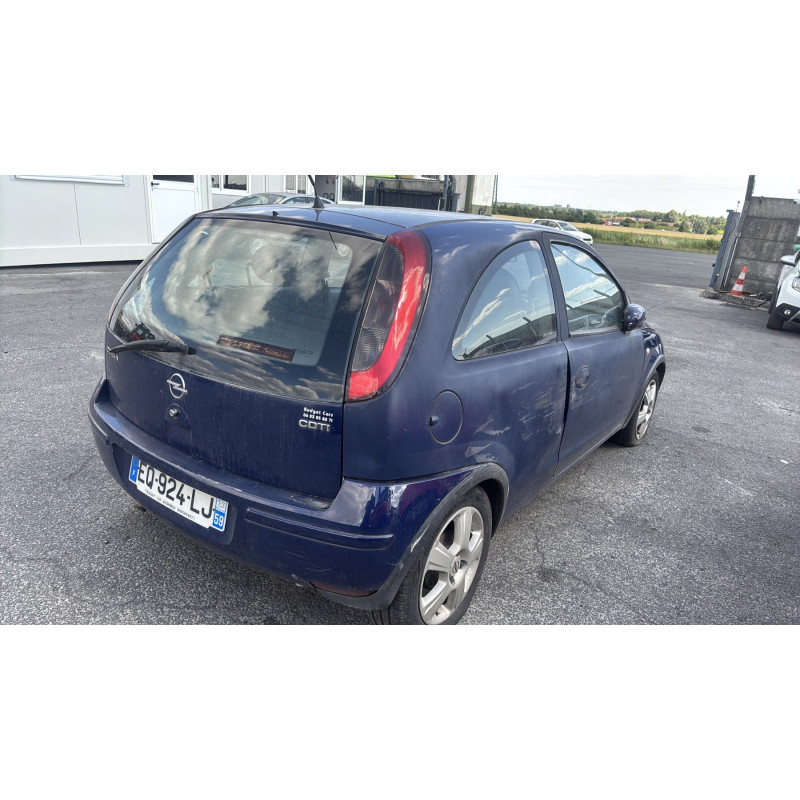 Vitre avant droit OPEL CORSA C Photo n°6