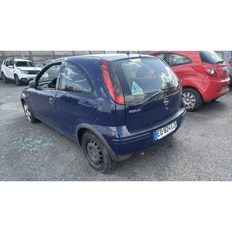 Vitre avant droit OPEL CORSA C Photo n°7