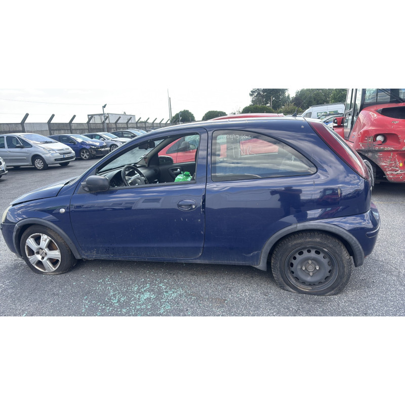 Vitre avant droit OPEL CORSA C Photo n°9