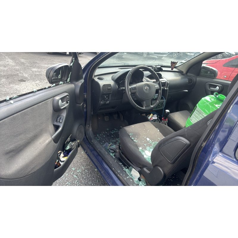 Vitre avant droit OPEL CORSA C Photo n°12
