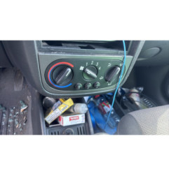 Vitre avant droit OPEL CORSA C