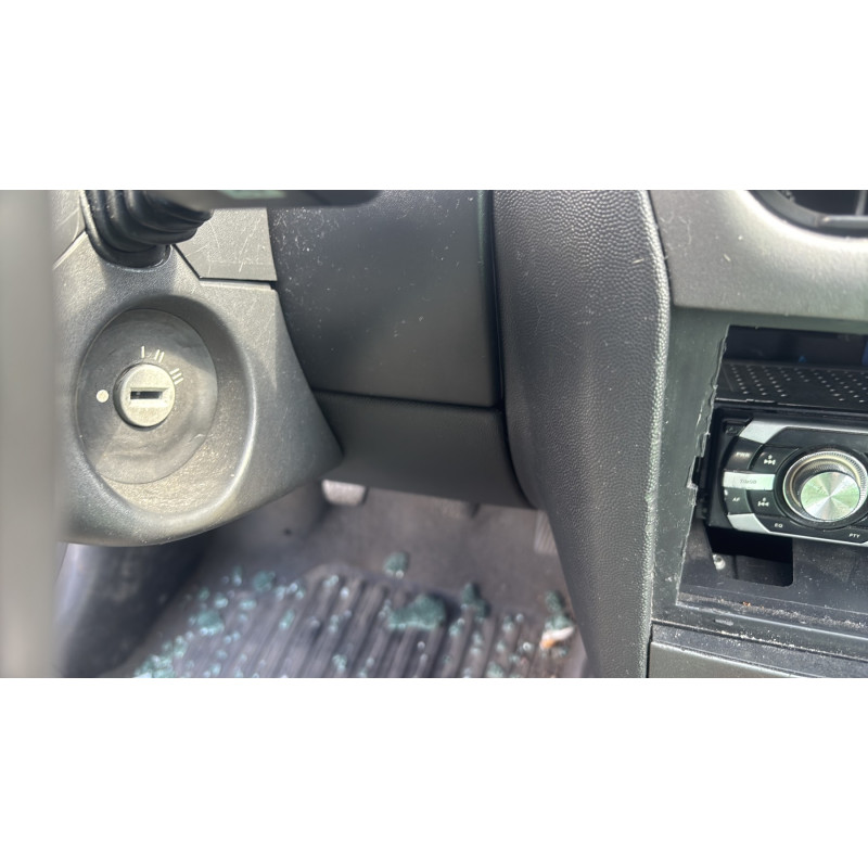 Vitre avant droit OPEL CORSA C Photo n°19
