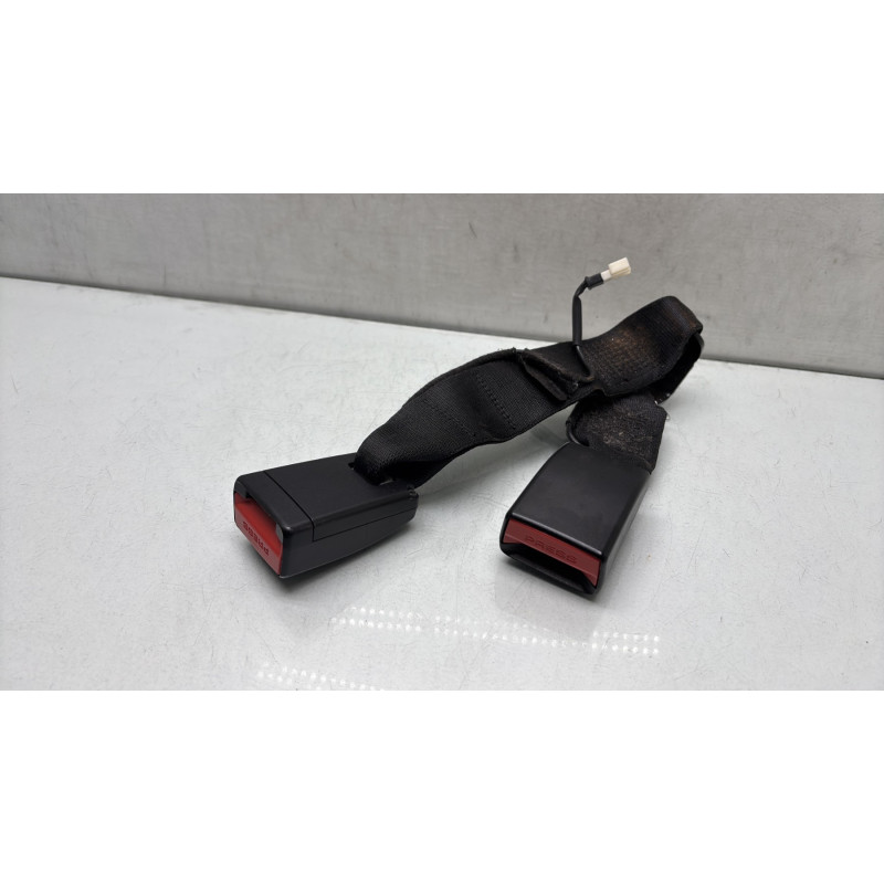 Attache ceinture arriere droit BMW SERIE 1 F20 Photo n°1