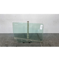 Vitre arriere droit PEUGEOT 308 2 Photo n°1