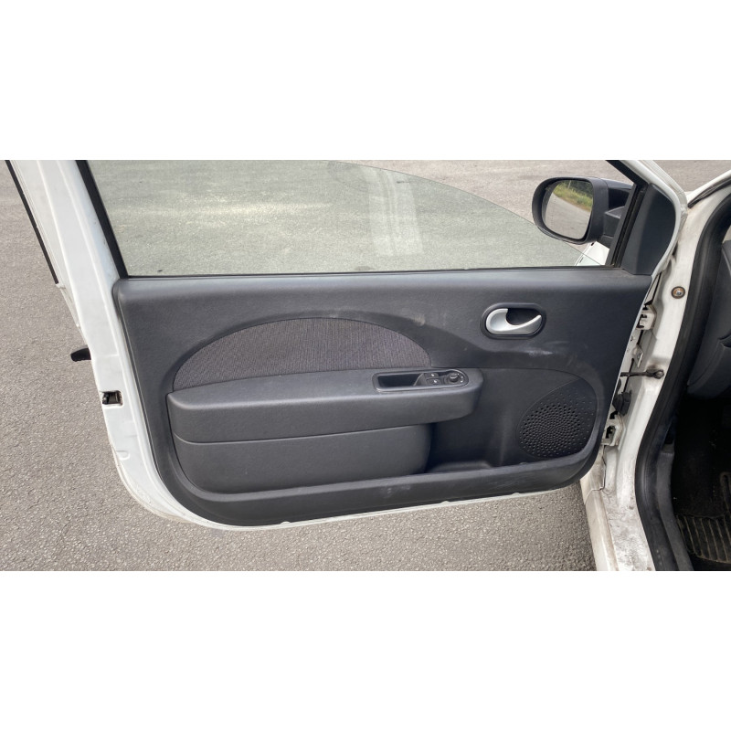 Calandre RENAULT TWINGO 2 Photo n°19