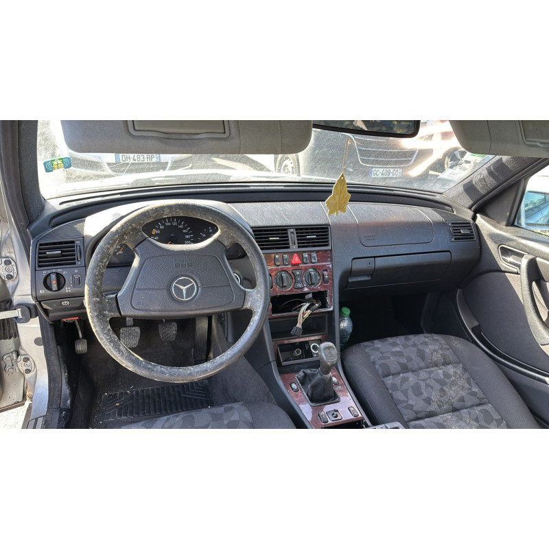 Custode arriere droit (porte) MERCEDES CLASSE C 202 Photo n°16