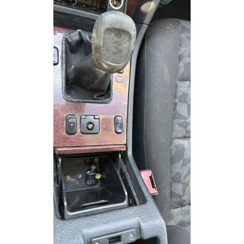 Serrure avant gauche MERCEDES CLASSE C 202 Photo n°20