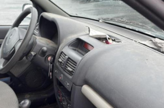Pare choc arriere RENAULT CLIO 2