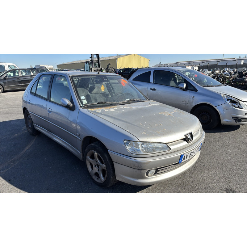 Vitre arriere gauche PEUGEOT 306 Photo n°6
