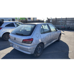 Vitre arriere gauche PEUGEOT 306