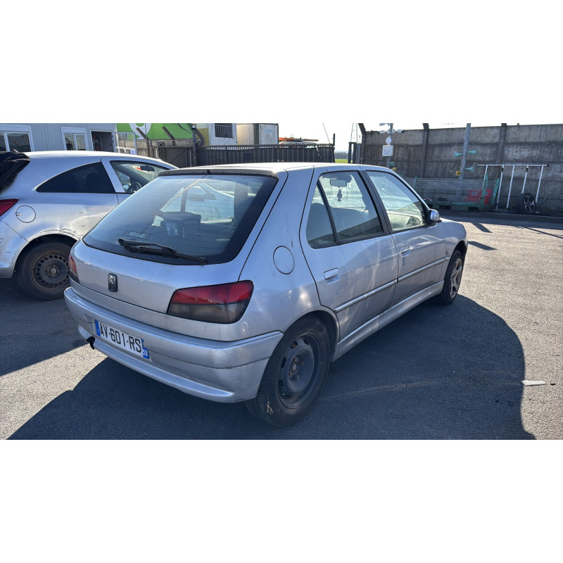 Vitre arriere gauche PEUGEOT 306 Photo n°7