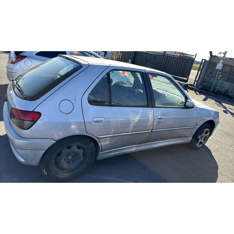 Vitre arriere gauche PEUGEOT 306 Photo n°11