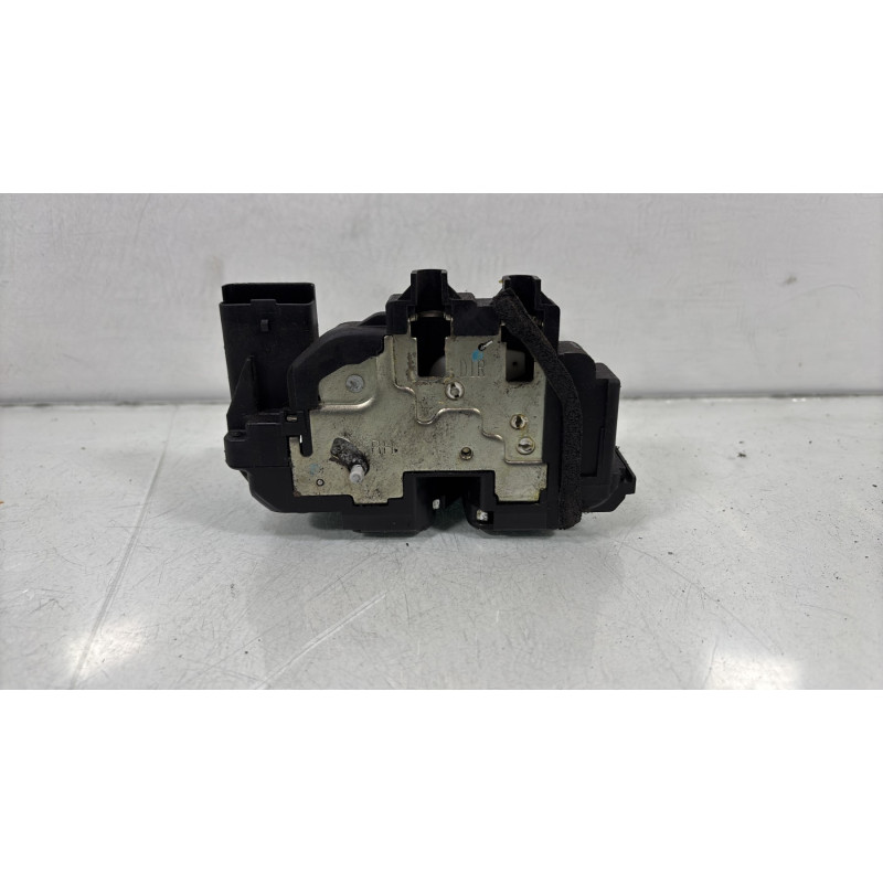 Serrure arriere droit HYUNDAI I 20 1 Photo n°3
