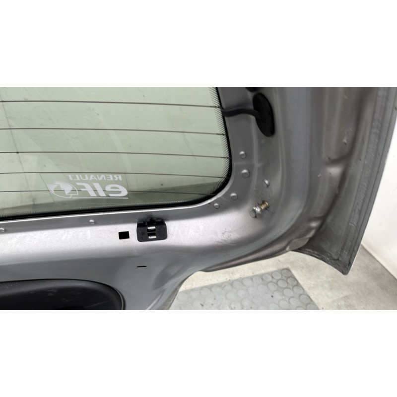 Malle/Hayon arriere RENAULT TWINGO 2 Photo n°10