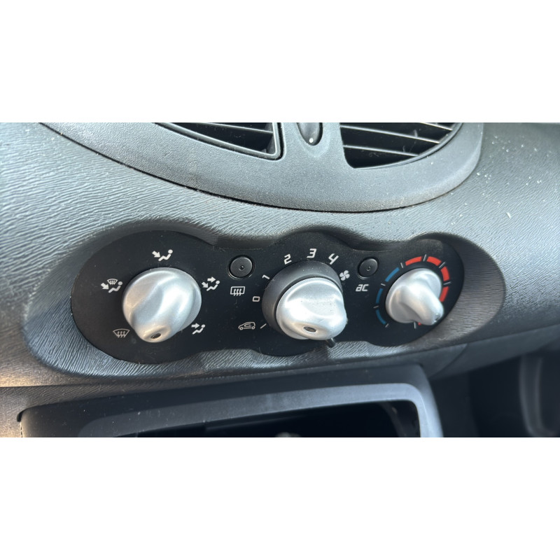 Calculateur moteur RENAULT TWINGO 2 Photo n°20