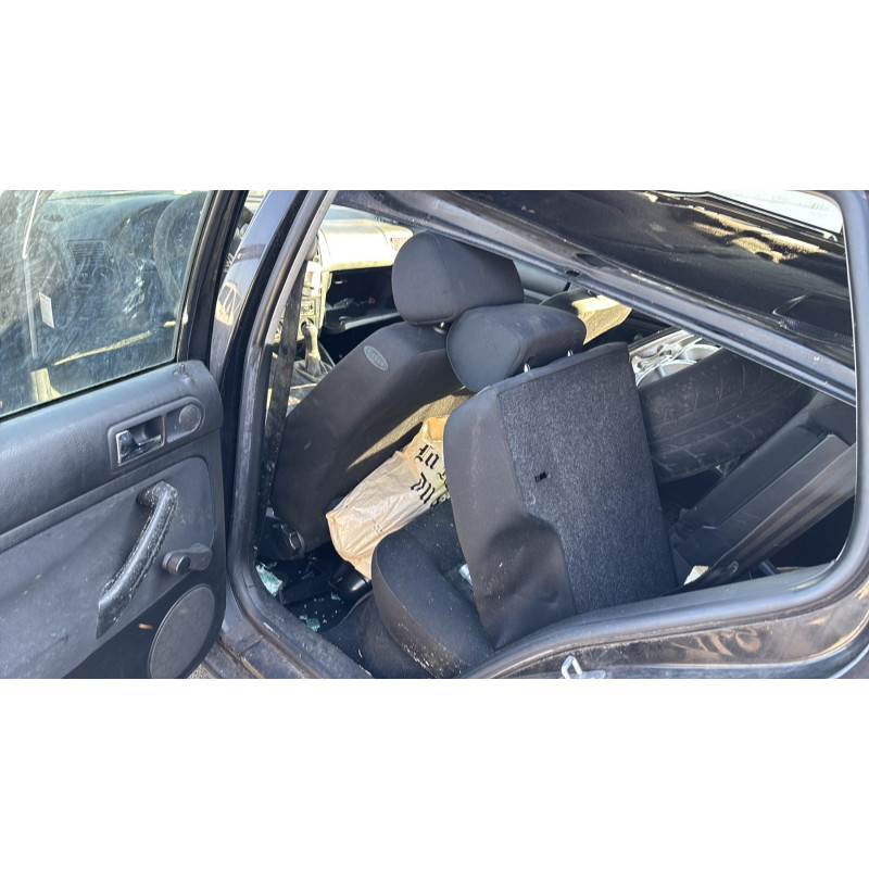 Feu arriere stop central VOLKSWAGEN GOLF 4 Photo n°13