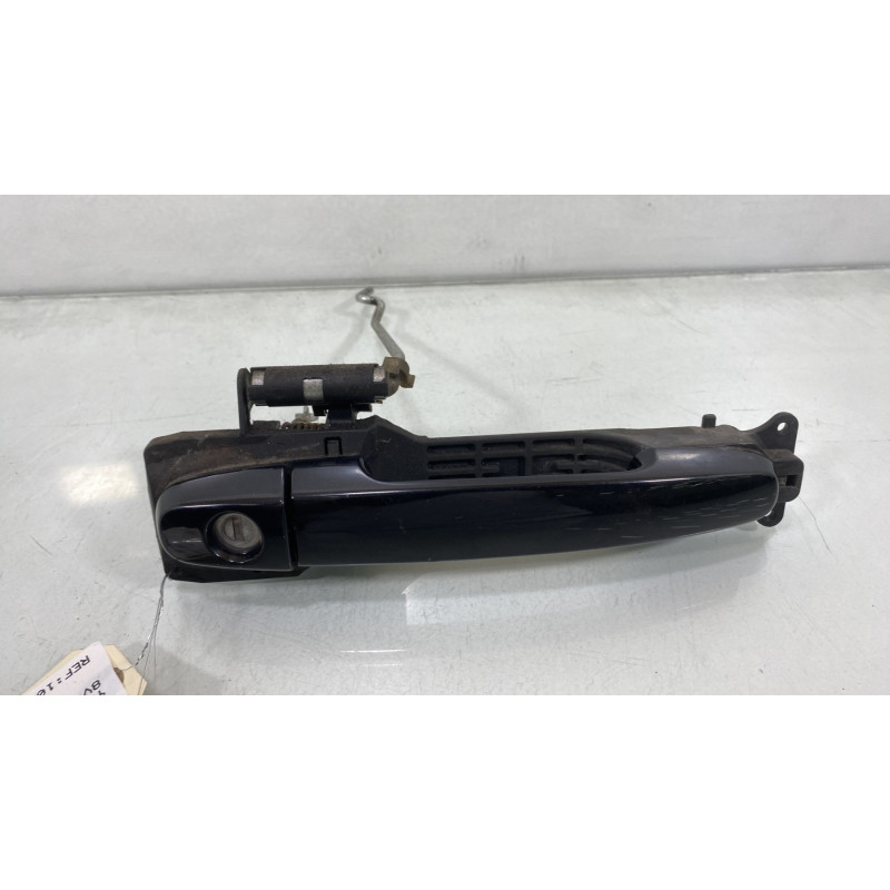 Poignee porte avant droit TOYOTA YARIS 2 Photo n°1