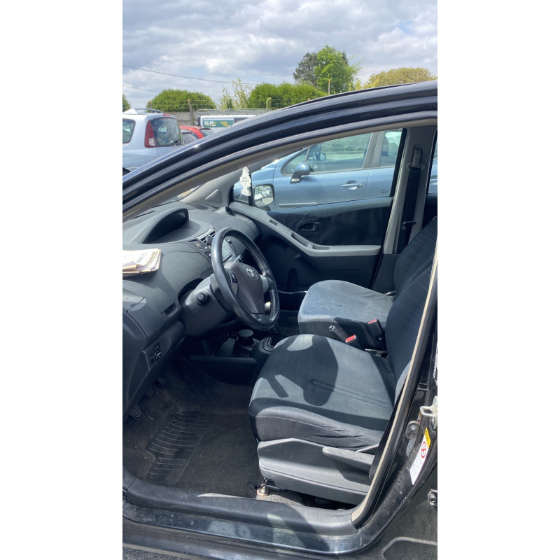 Poignee porte avant droit TOYOTA YARIS 2 Photo n°10